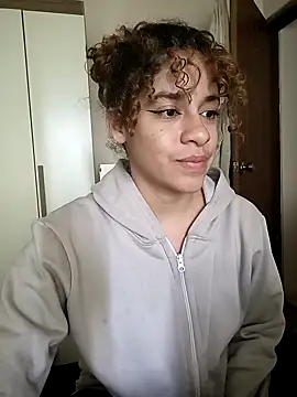 EmmaMelissa0521 online show from February 9, 2:07 pm