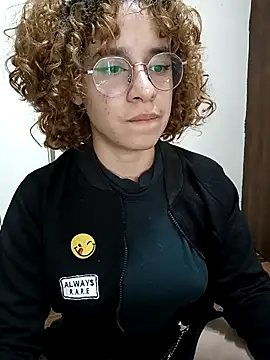 EmmaMelissa0521 online show from February 25, 7:14 pm