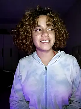 EmmaMelissa0521 online show from March 19, 11:57 pm