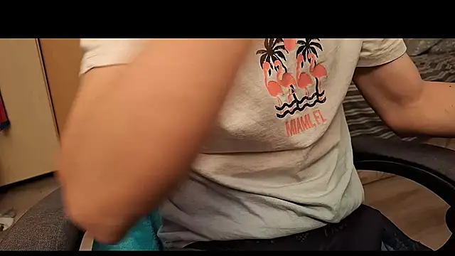 Snapshot of Danyell_K287 chatting on October 1, 7:42 pm Danyell K287 online show from October 1, 7:42 pm