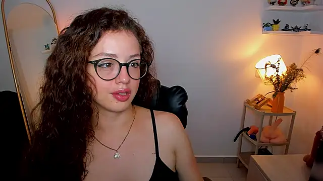 Cassandra Caiin online show from November 30, 7:34 am