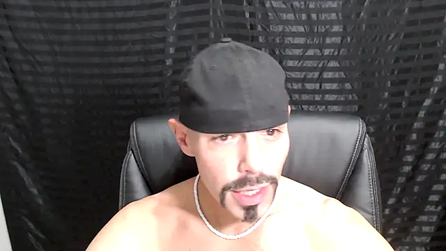 Snapshot of ThickD2C chatting on December 30, 7:32 pm ThickD2C online show from December 30, 7:32 pm