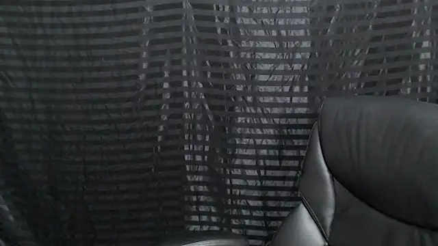 Snapshot of ThickD2C chatting on December 31, 7:07 pm ThickD2C online show from December 31, 7:07 pm