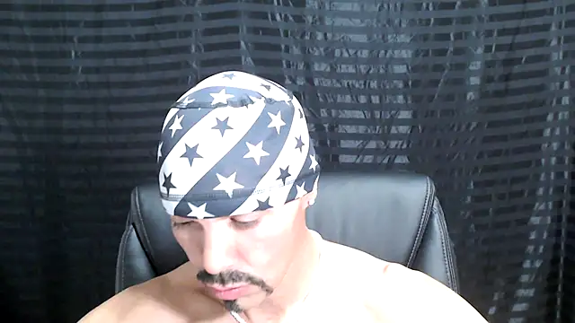 Snapshot of ThickD2C chatting on January 22, 7:56 pm ThickD2C online show from January 22, 7:56 pm