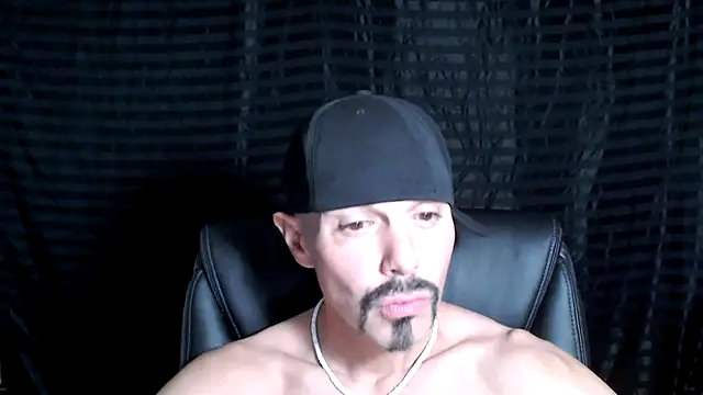 Snapshot of ThickD2C chatting on January 24, 6:46 pm ThickD2C online show from January 24, 6:46 pm