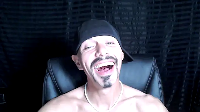 Snapshot of ThickD2C chatting on January 25, 2:58 am ThickD2C online show from January 25, 2:58 am