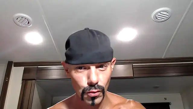 Snapshot of ThickD2C chatting on September 28, 5:29 pm ThickD2C online show from September 28, 5:29 pm