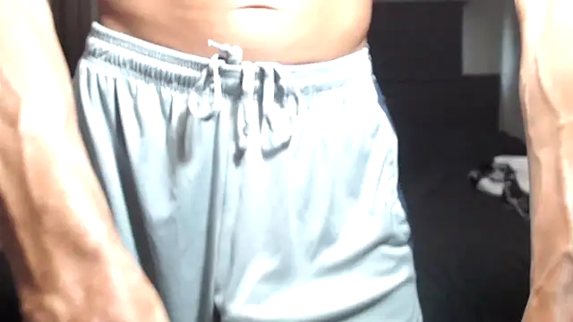 Snapshot of ThickD2C chatting on October 12, 6:29 pm ThickD2C online show from October 12, 6:29 pm