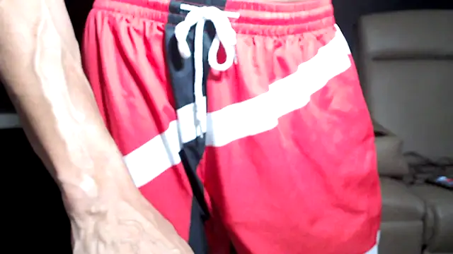 Snapshot of ThickD2C chatting on February 21, 2:45 am ThickD2C online show from February 21, 2:45 am