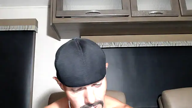 Snapshot of ThickD2C chatting on March 19, 5:39 pm ThickD2C online show from March 19, 5:39 pm