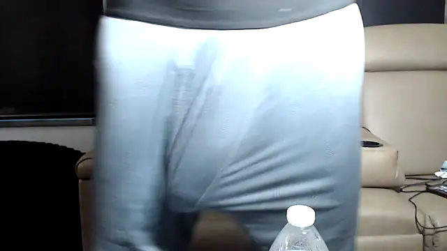 Snapshot of ThickD2C chatting on March 30, 6:53 pm ThickD2C online show from March 30, 6:53 pm