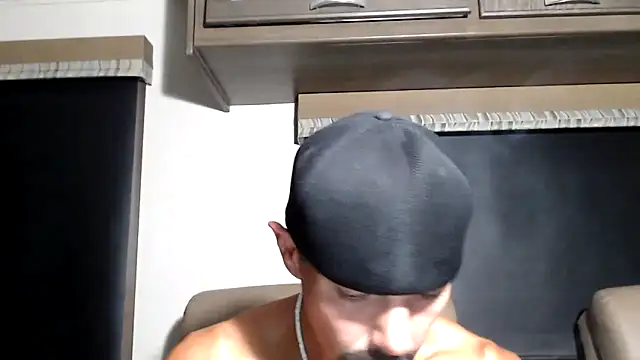 Snapshot of ThickD2C chatting on April 8, 6:41 pm ThickD2C online show from April 8, 6:41 pm