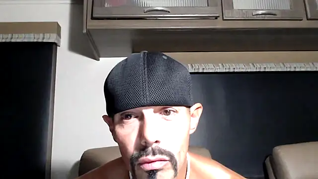 Snapshot of ThickD2C chatting on April 11, 8:46 pm ThickD2C online show from April 11, 8:46 pm