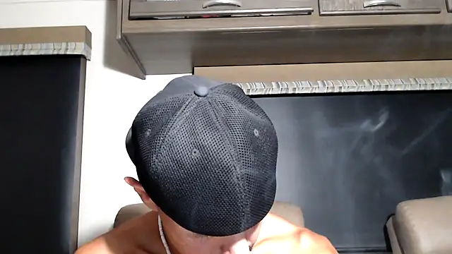 Snapshot of ThickD2C chatting on April 15, 6:15 pm ThickD2C online show from April 15, 6:15 pm