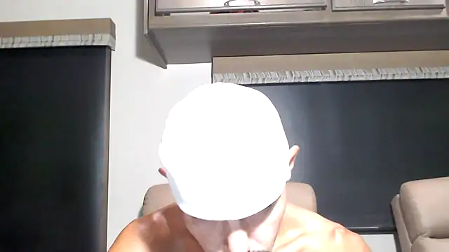 Snapshot of ThickD2C chatting on May 14, 5:09 pm ThickD2C online show from May 14, 5:09 pm