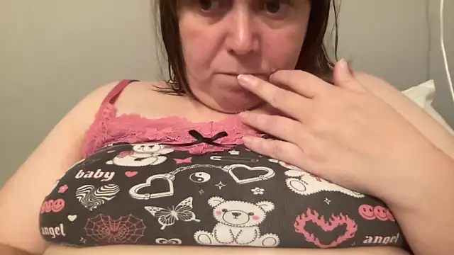 Snapshot of ParisNova chatting on December 17, 2:01 pm ParisNova online show from December 17, 2:01 pm