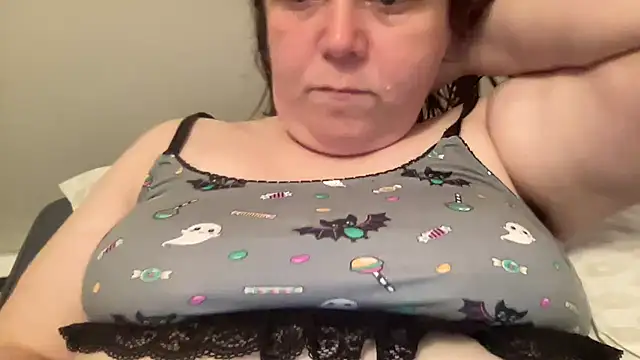 Snapshot of ParisNova chatting on March 6, 1:51 pm ParisNova online show from March 6, 1:51 pm