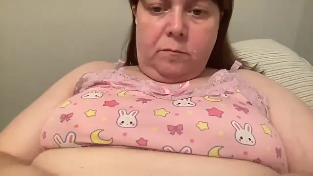 Snapshot of ParisNova chatting on March 19, 12:58 am ParisNova online show from March 19, 12:58 am