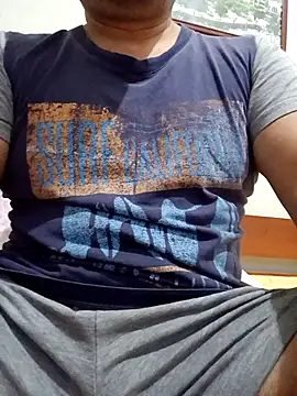 chicoguapo8 online show from February 9, 3:43 am