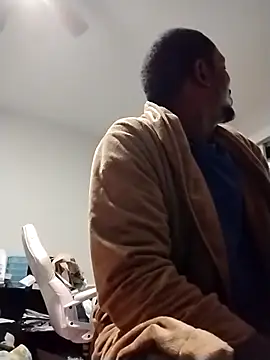 Makeyoucumallover online show from November 29, 6:16 am