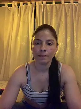 Estefani 32 online show from May 13, 1:47 am