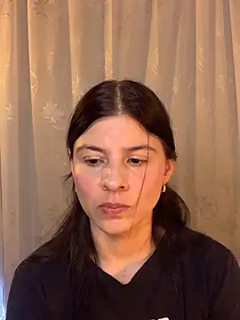 Estefani 32 online show from May 19, 2:45 pm