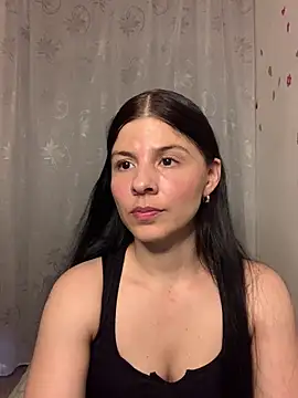 Estefani 32 online show from May 20, 9:43 pm