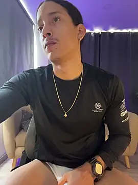 Liam V online show from March 9, 3:27 pm