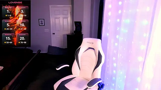 britteebee online show from October 6, 10:23 am