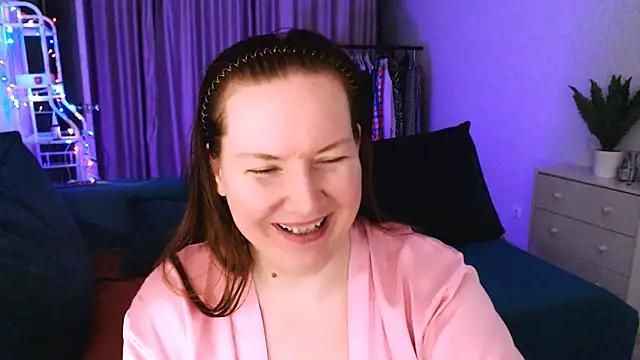 GoddessLara online show from February 19, 1:18 am