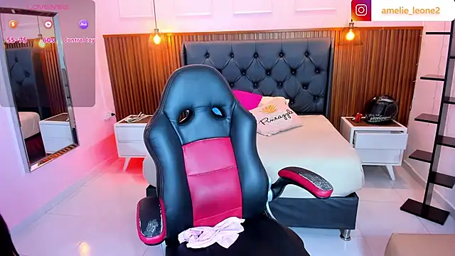 Snapshot of AMELIELEONE chatting on February 18, 12:23 pm AMELIELEONE online show from February 18, 12:23 pm