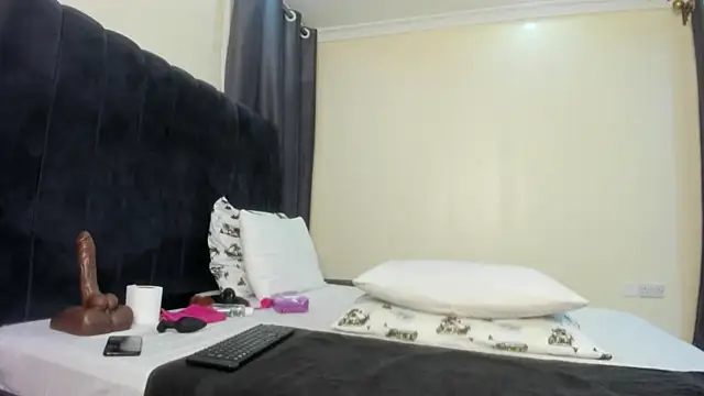 Naughty Linda online show from February 13, 10:43 pm
