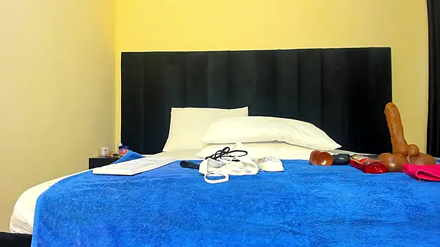 Naughty Linda online show from March 14, 6:32 am