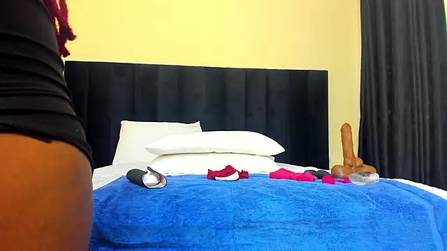 Naughty Linda online show from March 16, 5:47 am
