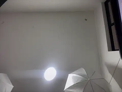 DulceLenns online show from January 1, 8:58 pm