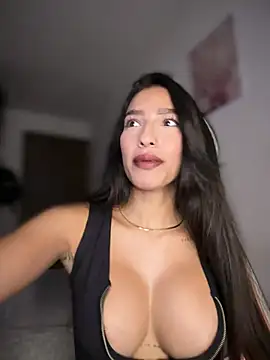 Snapshot of DulceLenns chatting on March 31, 7:14 pm DulceLenns online show from March 31, 7:14 pm