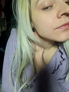 Snapshot of ScarletCallings420 chatting on February 23, 3:29 pm ScarletCallings420 online show from February 23, 3:29 pm