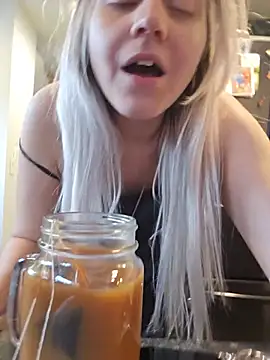 ScarletCallings420 online show from June 25, 5:12 am