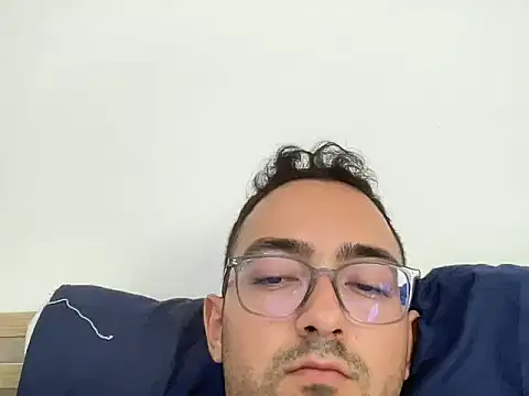 freshmanxxl98 online show from July 17, 4:01 pm