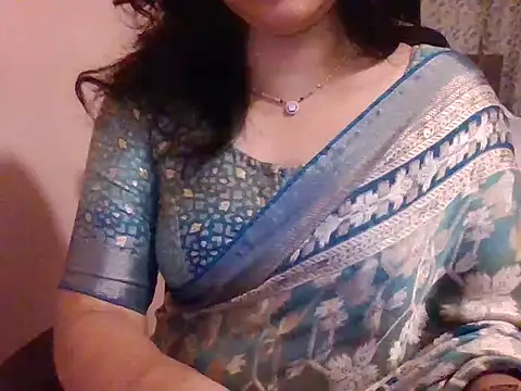 Snapshot of Pinky_4 chatting on November 1, 1:46 pm Pinky 4 online show from November 1, 1:46 pm