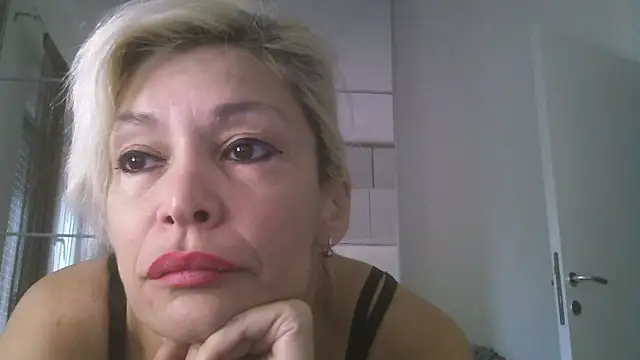 Snapshot of EvaaMina chatting on September 29, 8:08 am EvaaMina online show from September 29, 8:08 am