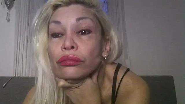 Snapshot of EvaaMina chatting on January 16, 3:49 pm EvaaMina online show from January 16, 3:49 pm