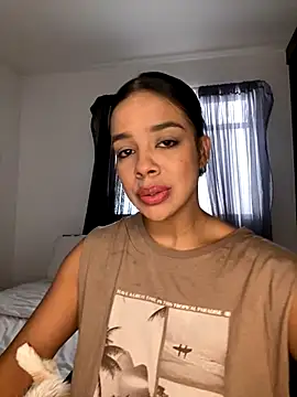 Snapshot of trianawhite chatting on September 23, 3:15 pm trianawhite online show from September 23, 3:15 pm