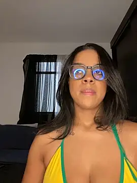 Snapshot of trianawhite chatting on September 30, 2:00 pm trianawhite online show from September 30, 2:00 pm