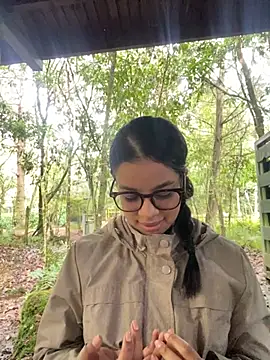 Snapshot of trianawhite chatting on February 3, 3:50 pm trianawhite online show from February 3, 3:50 pm