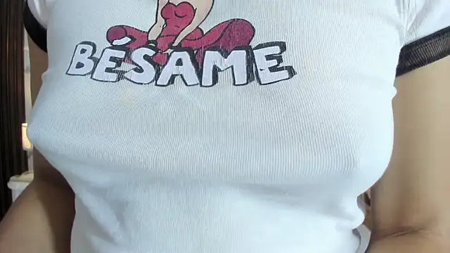 hannahill69 online show from December 1, 5:45 am