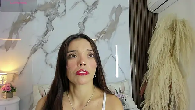 hannahill69 online show from February 11, 4:50 am