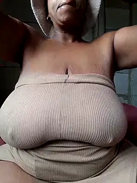 winterqueenx online show from November 16, 12:44 pm