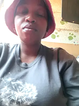 Snapshot of winterqueenx chatting on March 9, 9:35 am winterqueenx online show from March 9, 9:35 am