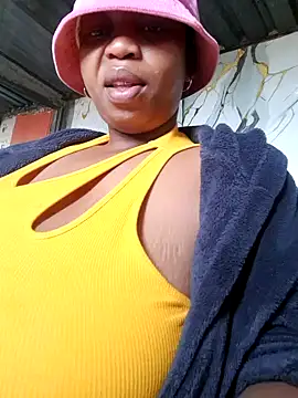 Snapshot of winterqueenx chatting on March 17, 5:55 am winterqueenx online show from March 17, 5:55 am